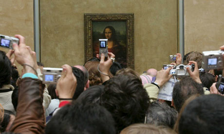 Mona-Lisa-at-the-Louvre-i-002